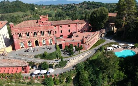 san ruffino resort lari.